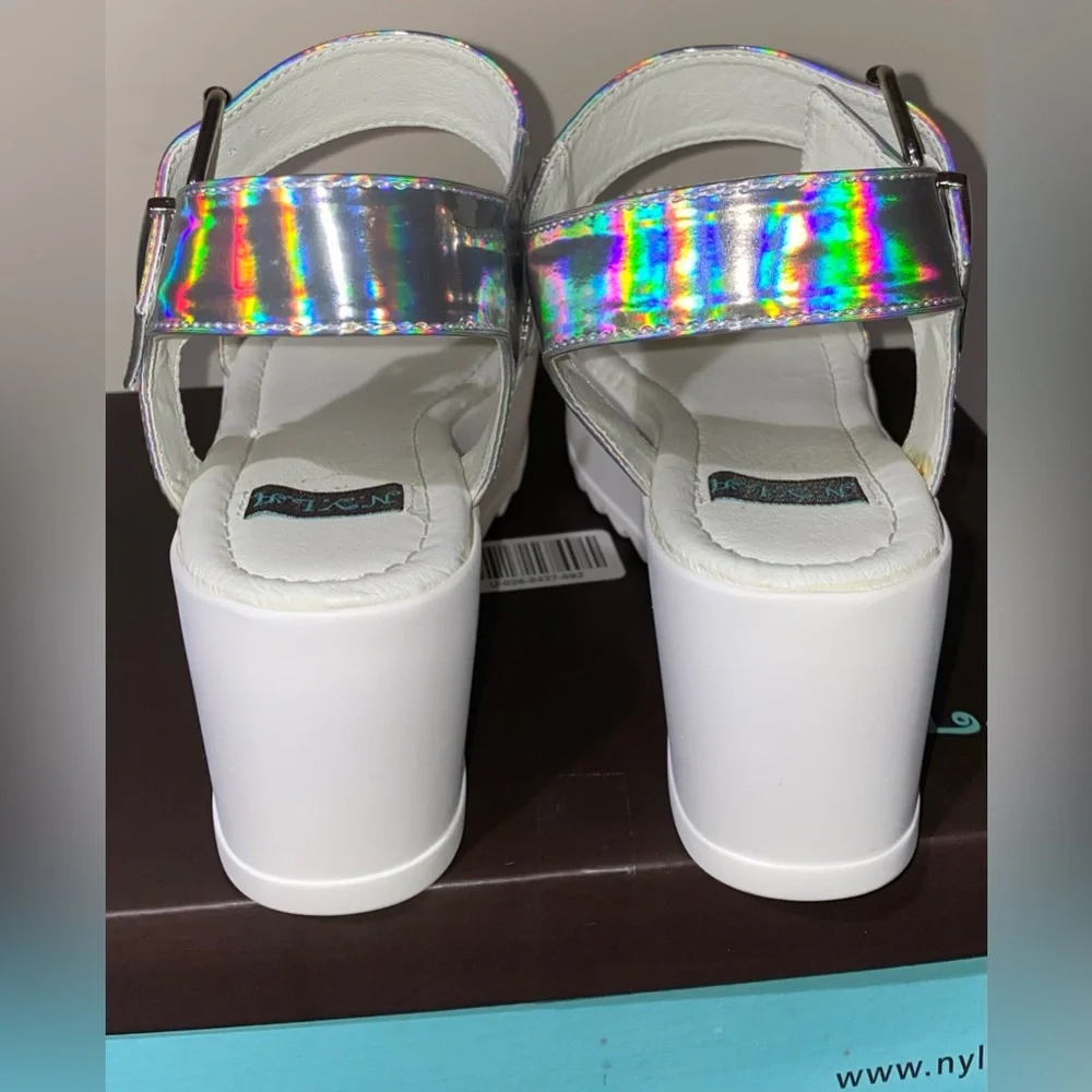 N.Y.L.A. Chunky sandals Platform Sandals silver holographic retro strappy shoe